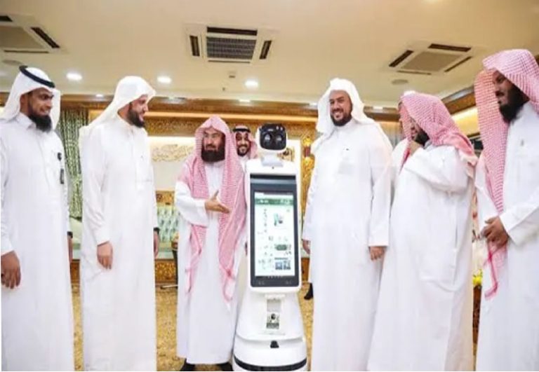 In the Grand Mosque of Makkah, Robots are Used for Recitation and Sermons