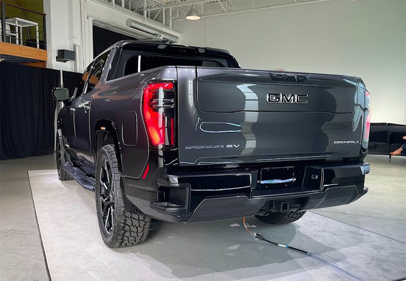 GM Introduces Another Full-Size Electric Pickup