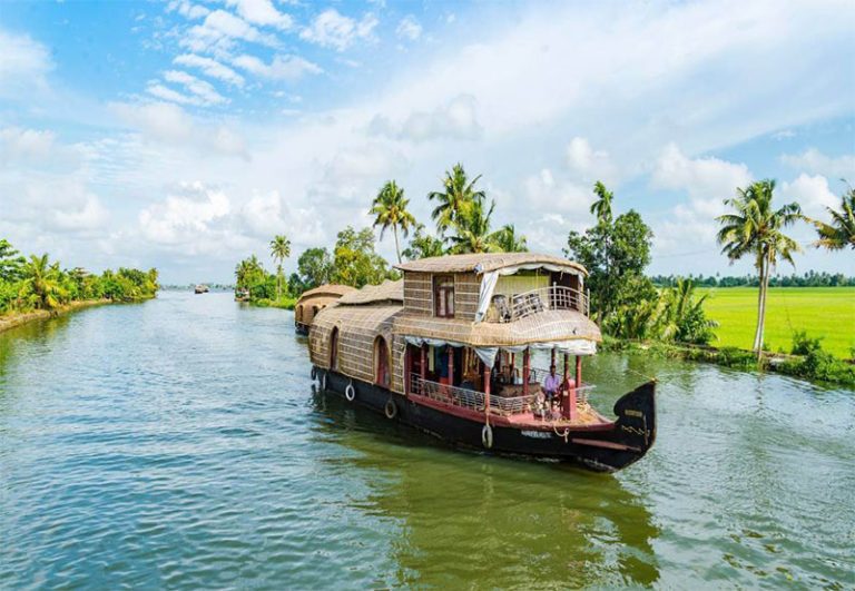 Top 3 Tourist Places in Kerala